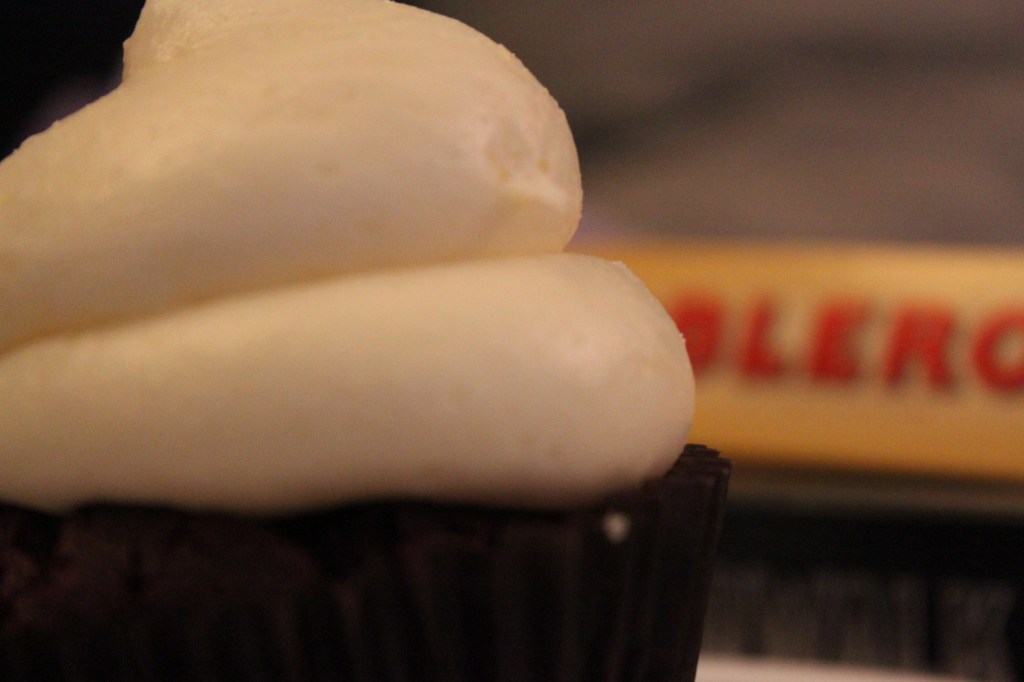 Photo of cupcake and such...